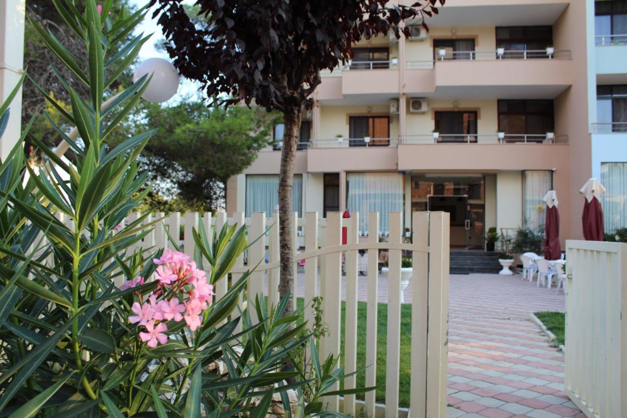 Hotel Villa Aljor Golem  Exteriér fotografie